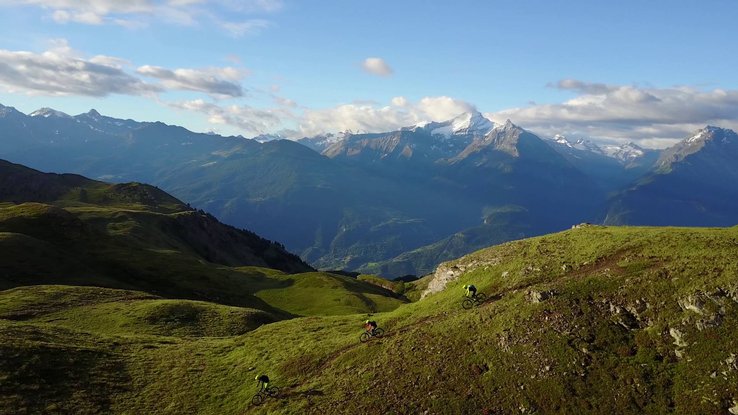E gli amanti della bicicletta scelgono il nostro agriturismo al centro della Valle d'Aosta, l'ideale per  andare alla scoperta di tutte le vallate.