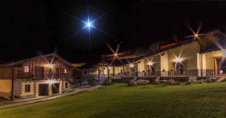 Chalet Village Paradis, pour une nuit romantique, en rélaxation totale dans notre SPA